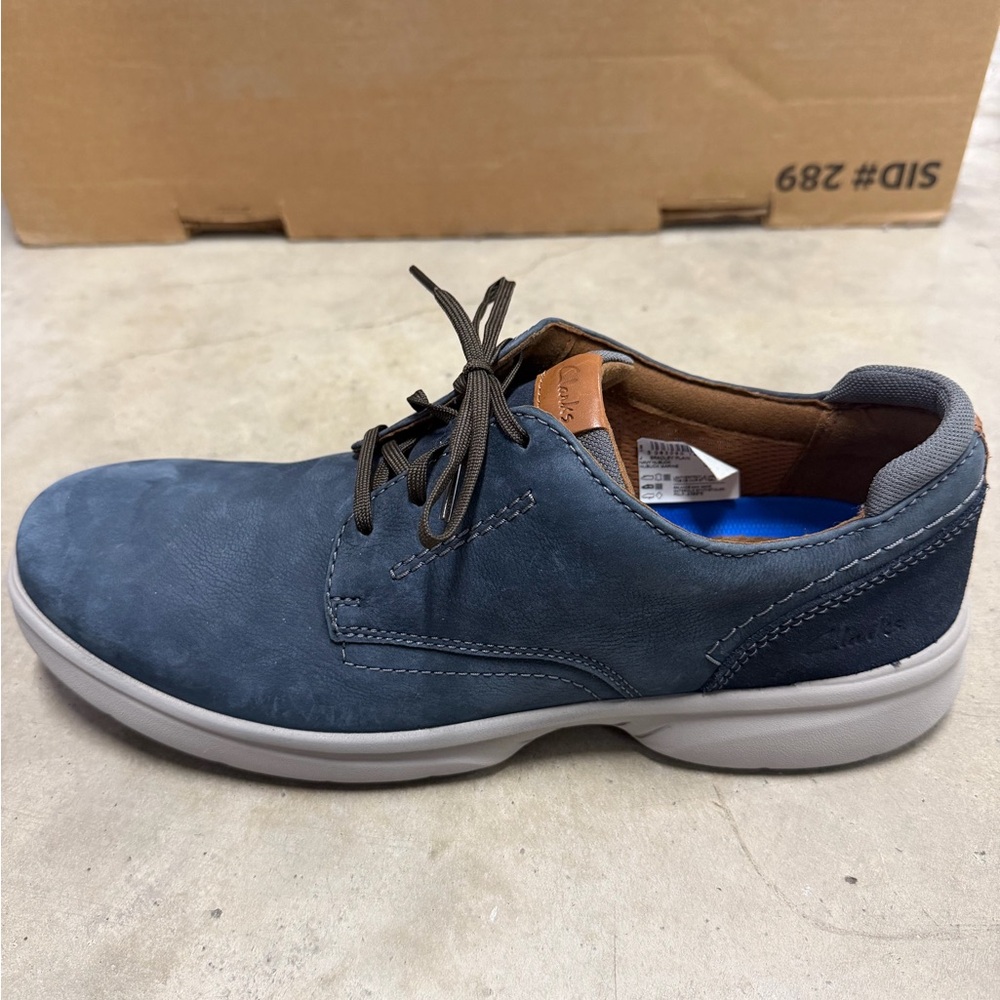 Clarks Men's Dark Blue Leather Oxfords